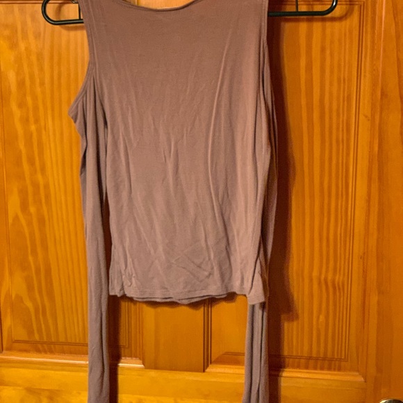mauve open shoulder long sleeve - Picture 5 of 5